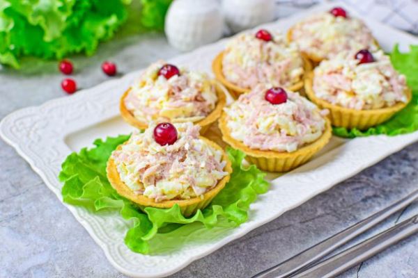 Тарталетки с ветчиной
