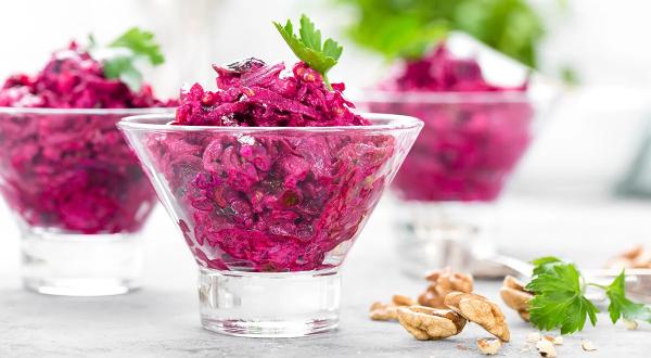 Салат со свеклой и орехами