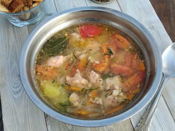 Суп на костре с тушенкой