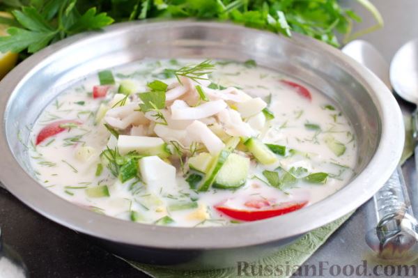 Средиземноморская окрошка с кальмарами