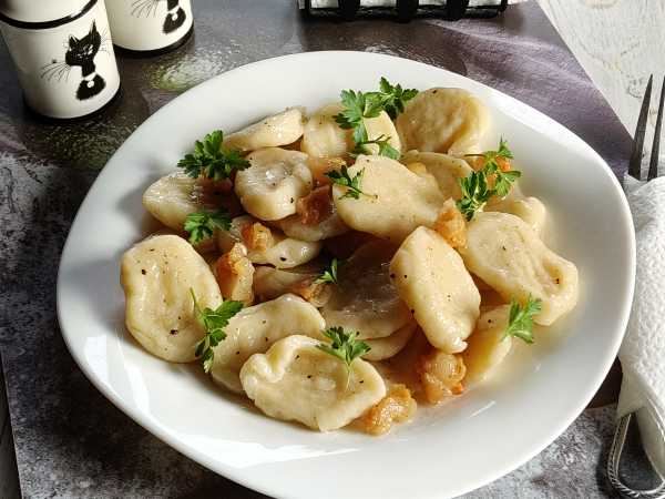 Галушки с салом