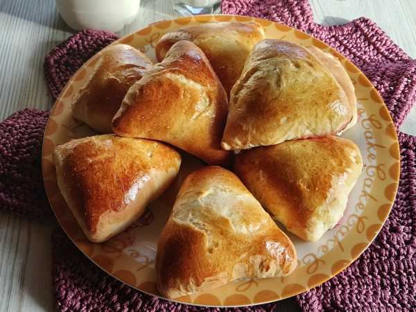 Пирожки с клюквой в духовке