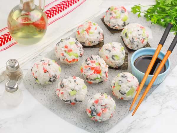 Ленивые роллы с крабовыми палочками