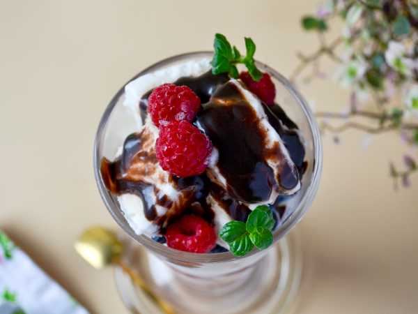 Мороженое «Сандей» (десерт)