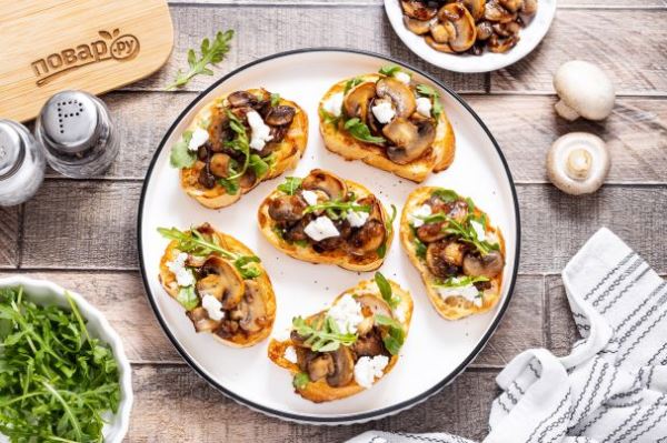 Брускетта с грибами